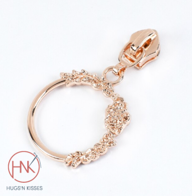 zipper pulls size 5 - floral wreath