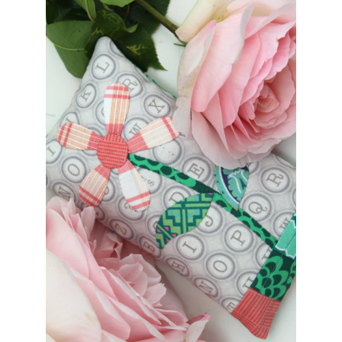 Applique Club - Simple Flower Pincushion 