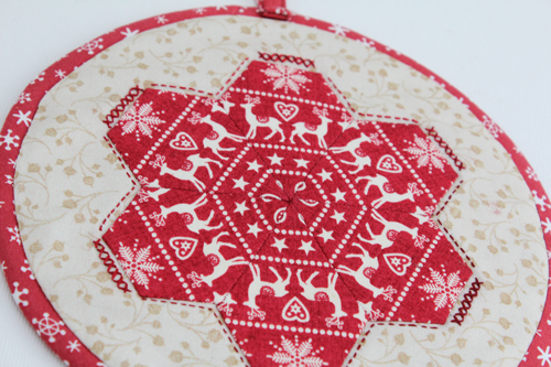 Christmas Club - Festive Oven Mitts